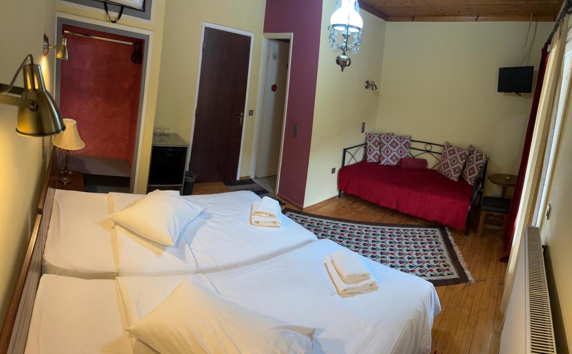Guesthouse Sinoi Vitina Eksteriør billede