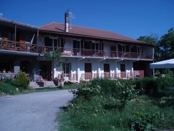 Guesthouse Sinoi Vitina Eksteriør billede